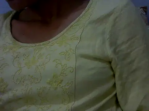 Snapshot of mayra89 chatting on 02/25/26, 08:40 mayra89 online show from 02/25/26, 08:40