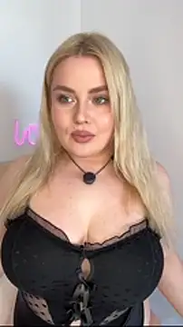 April Vancee online show from 04/18/26, 11:03