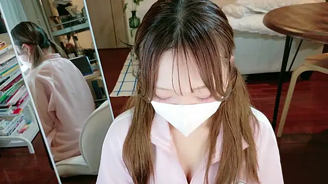 mami-pokoch online show from 10/03/25, 01:08