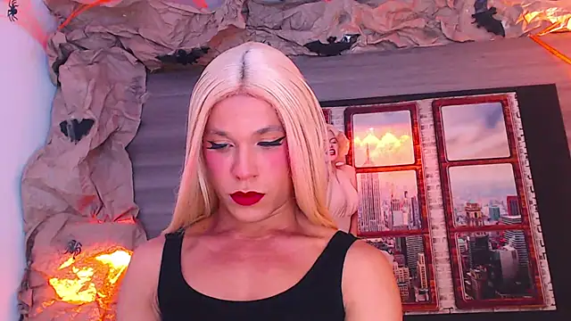 Snapshot of SashaNova chatting on 10/21/25, 05:30 SashaNova online show from 10/21/25, 05:30