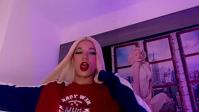 Snapshot of SashaNova chatting on 11/22/25, 05:06 SashaNova online show from 11/22/25, 05:06