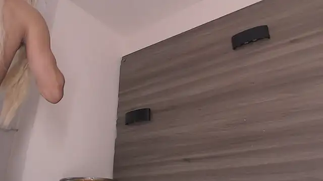 SashaNova online show from 04/24/26, 04:48