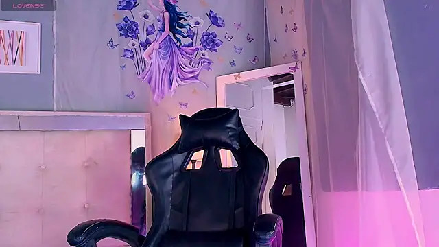 Emily Castillo 1 online show from 04/17/26, 04:48