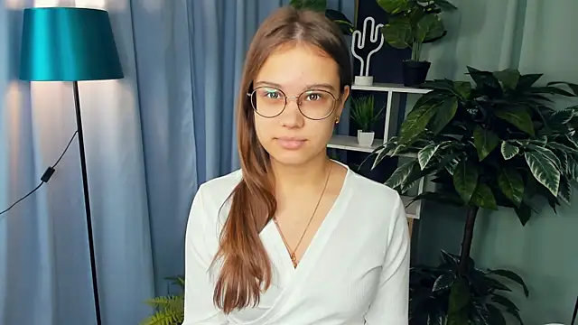 Snapshot of GarynFeltham chatting on 03/02/25, 10:56 GarynFeltham online show from 03/02/25, 10:56