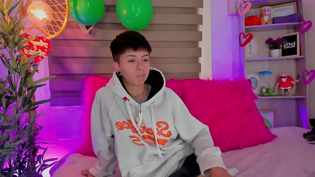 tommy blue online show from 03/22/25, 07:42