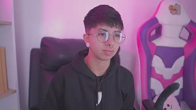 tommy blue online show from 10/11/25, 04:38