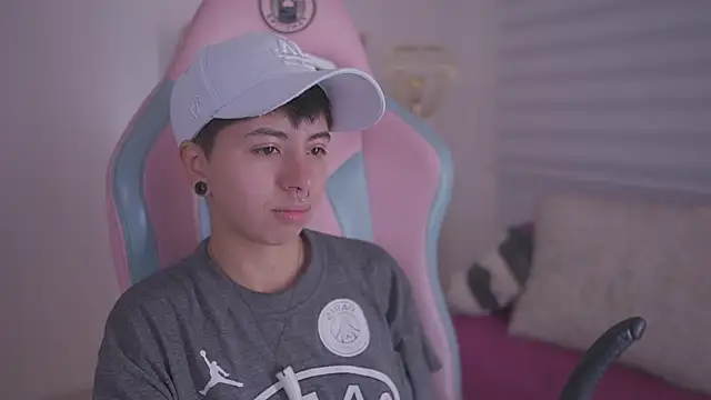 tommy blue online show from 11/19/25, 12:38