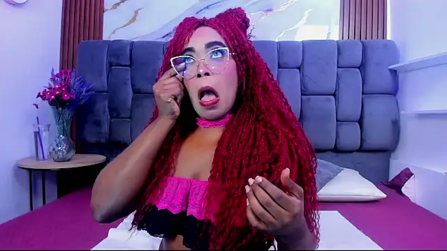 CandyMartinez  online show from 11/21/25, 08:51