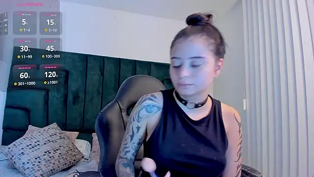 SaskiaGrendel online show from 03/10/26, 12:15