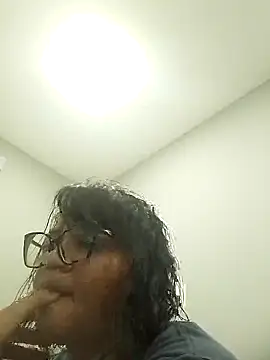 Snapshot of viviksmel chatting on 10/10/25, 01:54 viviksmel online show from 10/10/25, 01:54