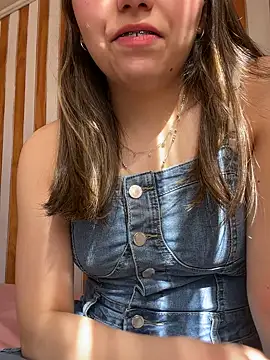 Snapshot of floooohv chatting on 10/06/25, 06:38 floooohv online show from 10/06/25, 06:38