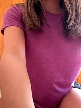 Snapshot of floooohv chatting on 10/11/25, 08:18 floooohv online show from 10/11/25, 08:18