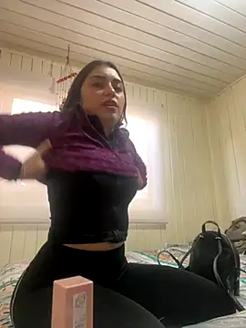 Snapshot of floooohv chatting on 11/19/25, 09:15 floooohv online show from 11/19/25, 09:15