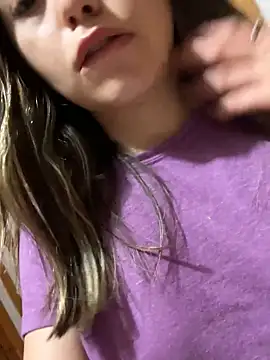 Snapshot of floooohv chatting on 11/23/25, 08:25 floooohv online show from 11/23/25, 08:25