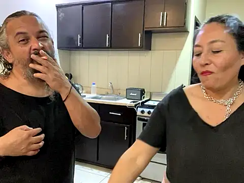 Snapshot of Sollhmaarh chatting on 10/11/25, 04:01 Sollhmaarh online show from 10/11/25, 04:01