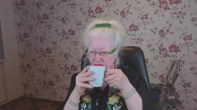 Maya Mayflower online show from 02/13/26, 03:13