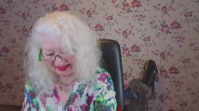 Maya Mayflower online show from 02/16/26, 03:24