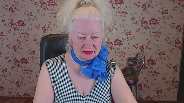 Maya Mayflower online show from 04/19/26, 03:17