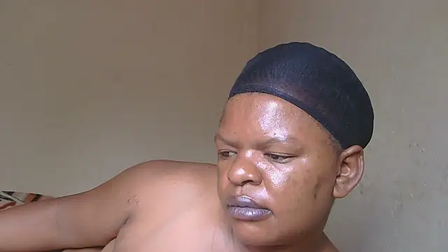 Snapshot of ebony_rose11 chatting on 12/24/24, 08:00 ebony rose11 online show from 12/24/24, 08:00