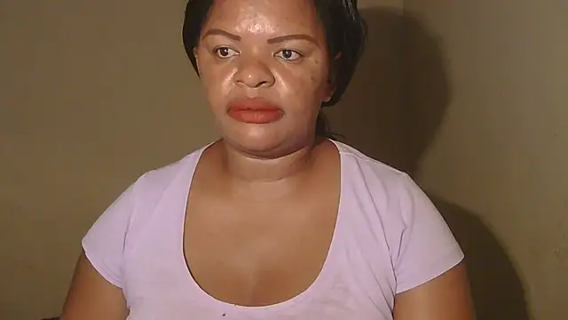 Snapshot of ebony_rose11 chatting on 02/21/25, 08:38 ebony rose11 online show from 02/21/25, 08:38