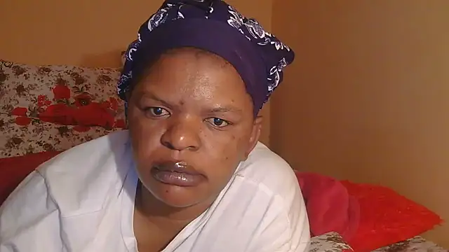 Snapshot of ebony_rose11 chatting on 10/08/25, 02:20 ebony rose11 online show from 10/08/25, 02:20