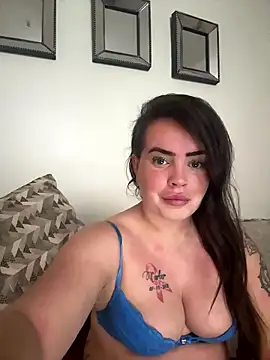 Snapshot of Sophie_23XX chatting on 01/16/26, 11:31 Sophie 23XX online show from 01/16/26, 11:31