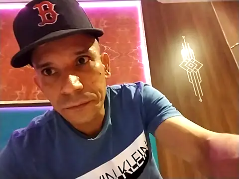 karlossan24 online show from 02/14/26, 03:14