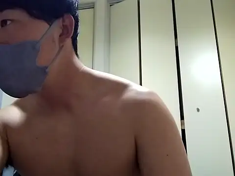 Snapshot of taaaaaa- chatting on 11/05/25, 12:27 taaaaaa- online show from 11/05/25, 12:27