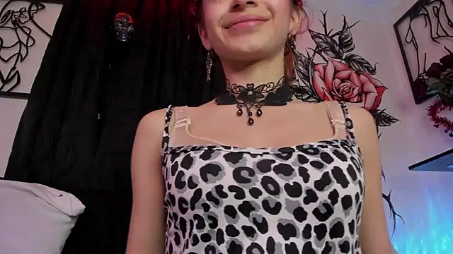 Snapshot of KratosAfroditacs chatting on 03/06/25, 11:53 KratosAfroditacs online show from 03/06/25, 11:53