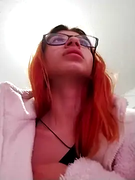 Snapshot of KratosAfroditacs chatting on 03/18/25, 12:05 KratosAfroditacs online show from 03/18/25, 12:05