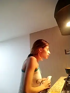 Snapshot of KratosAfroditacs chatting on 09/27/25, 06:35 KratosAfroditacs online show from 09/27/25, 06:35