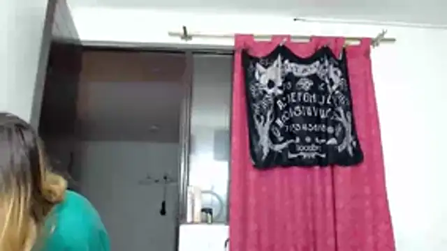 Snapshot of KratosAfroditacs chatting on 10/24/25, 05:53 KratosAfroditacs online show from 10/24/25, 05:53