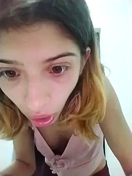 Snapshot of KratosAfroditacs chatting on 11/04/25, 09:19 KratosAfroditacs online show from 11/04/25, 09:19