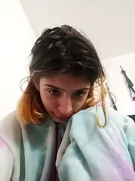 Snapshot of KratosAfroditacs chatting on 11/19/25, 04:51 KratosAfroditacs online show from 11/19/25, 04:51