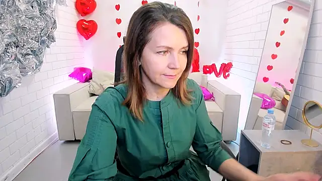 NicoleHitman online show from 03/10/25, 09:32