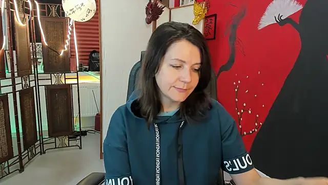 NicoleHitman online show from 03/19/25, 05:19