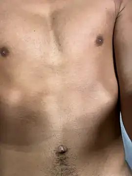 Snapshot of maxx777 chatting on 11/30/25, 06:34 maxx777 online show from 11/30/25, 06:34