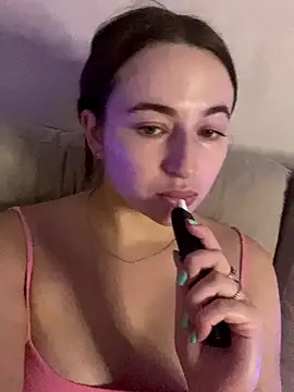 AlisaQSky online show from 10/26/25, 05:30