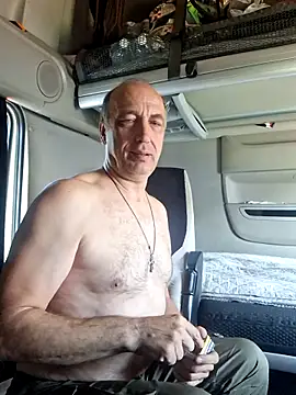 Snapshot of aleksis1313 chatting on 05/08/26, 07:03 aleksis1313 online show from 05/08/26, 07:03