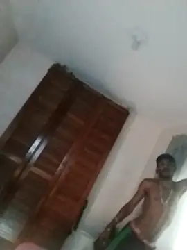 Snapshot of jimmylouies99 chatting on 03/04/25, 06:18 jimmylouies99 online show from 03/04/25, 06:18