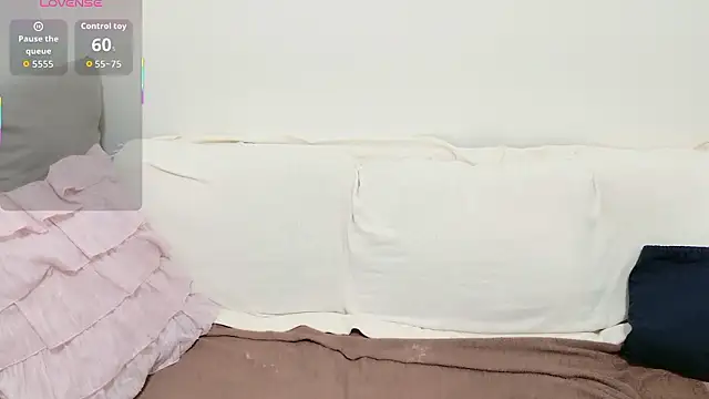 pppYukaqqq online show from 11/07/25, 10:59