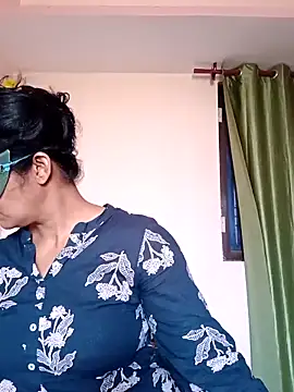 Ronak kaur online show from 04/19/26, 03:50