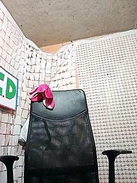 isis milove online show from 04/08/26, 11:21