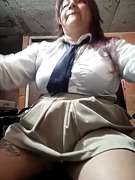 isis milove online show from 04/14/26, 09:04