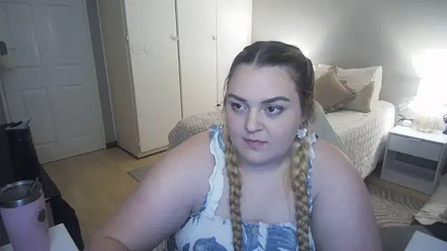 Neytjie online show from 11/17/25, 06:14