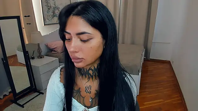 Snapshot of CharimgSabrina chatting on 09/11/25, 06:24 CharimgSabrina online show from 09/11/25, 06:24