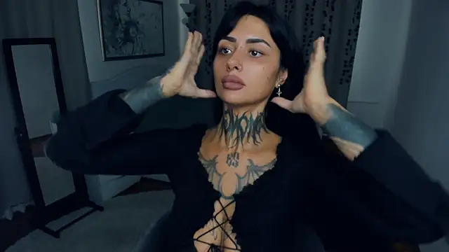 Snapshot of CharimgSabrina chatting on 09/19/25, 06:15 CharimgSabrina online show from 09/19/25, 06:15