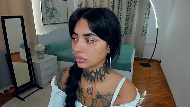 Snapshot of CharimgSabrina chatting on 09/22/25, 07:10 CharimgSabrina online show from 09/22/25, 07:10