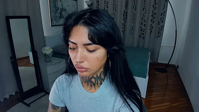 Snapshot of CharimgSabrina chatting on 09/27/25, 06:18 CharimgSabrina online show from 09/27/25, 06:18