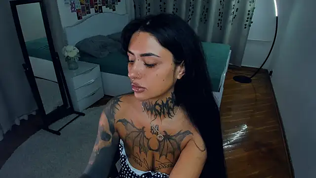 Snapshot of CharimgSabrina chatting on 10/10/25, 06:45 CharimgSabrina online show from 10/10/25, 06:45